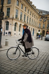 Street style at Paris Haute Couture Week Spring 2022.