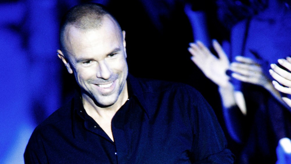 Thierry Mugler walks the finale of his Spring RTW 1999 show.
