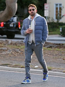 Ben Affleck spotted out in Santa Monica. Pictured: Ben Affleck Ref: SPL5497327 261022 NON-EXCLUSIVE Picture by: TheCelebrityFinder / SplashNews.com Splash News and Pictures USA: +1 310-525-5808 London: +44 (0)20 8126 1009 Berlin: +49 175 3764 166 photodesk@splashnews.com World Rights
