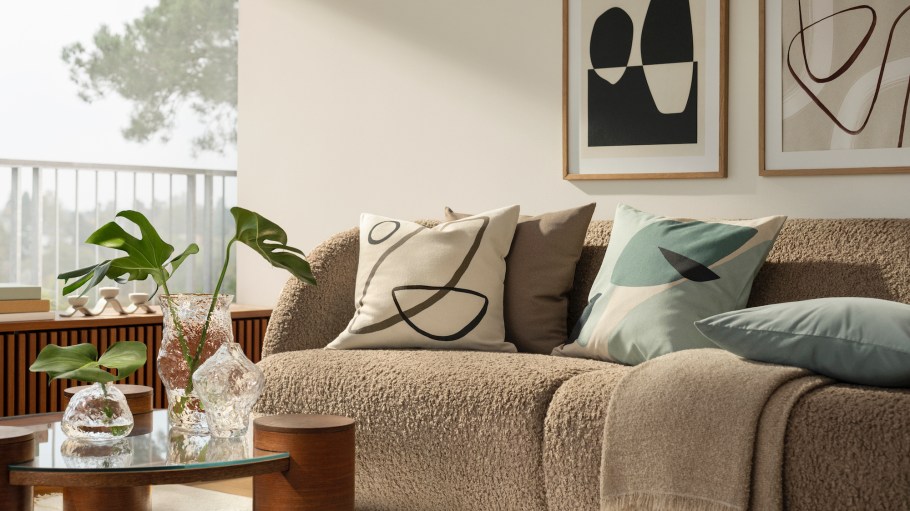 A new report from Trendalytics points to a blending of cultures and soft arched shapes as key trends to watch for 2022 home decor.