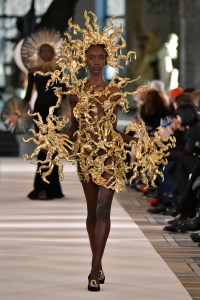 Schiaparelli Couture Spring 2022