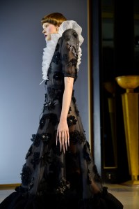 Viktor and Rolf Couture Spring 2022