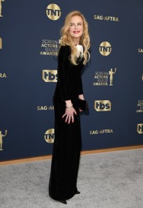 28th Annual Screen Actors Guild Awards, Nicole Kidman, black gown, black pumps, Feb. 27 2022