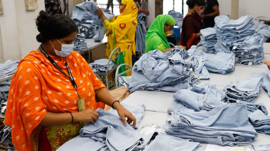 Ready Made Garment Maintain Social Distance