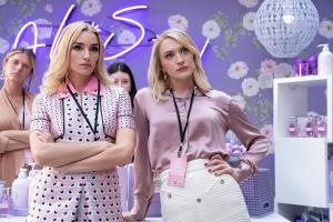 Dollface -- “Space Cadet” - Episode 206 -- The girls make space for new things in their closets and their lives. Jules and Izzy run into a former colleague. Izzy’s relationship insecurities come to a head. Stella navigates Liv’s bond with her son. Jules and Madison go on a double date. Alison B (Brianne Howey) and Alison J (Chelsea Frei), shown. (Photo by: Jessica Brooks/Hulu)