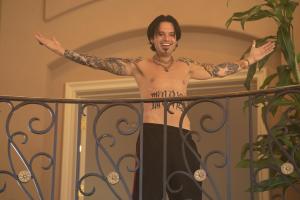 Pam & Tommy -- “I Love You, Tommy" - Episode 102 -- Pamela Anderson and Tommy Lee meet, get high and get married… all in four days. Tommy (Sebastian Stan), shown. (Photo by: Erin Simkin/Hulu)