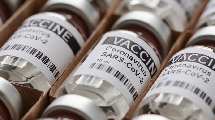 Retailers are hesitant to implement vaccine mandates amid the retail labor shortage.