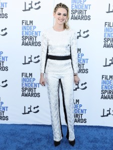 SANTA MONICA, LOS ANGELES, CALIFORNIA, USA - MARCH 06: Kristen Stewart wearing Chanel arrives at the 2022 Film Independent Spirit Awards held at the Santa Monica Beach on March 6, 2022 in Santa Monica, Los Angeles, California, United States. (Photo by Xavier Collin/Image Press Agency/Sipa USA)(Sipa via AP Images)