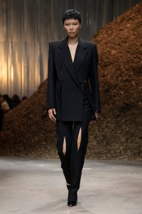 Alexander McQueen RTW Fall 2022