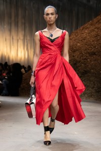 Alexander McQueen RTW Fall 2022
