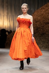 Alexander McQueen RTW Fall 2022