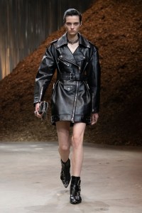 Alexander McQueen RTW Fall 2022