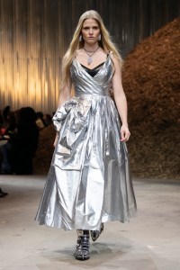 Alexander McQueen RTW Fall 2022