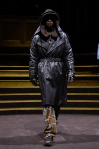 Burberry RTW Fall 2022