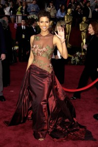 Halle Berry in Elie Saab at the 2002 Oscars 