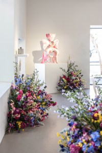 A look at the Miss Dior pop-up .
