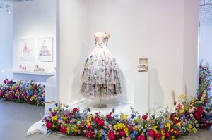A look at the Miss Dior pop-up .
