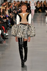 Giambattista Valli RTW Fall 2022