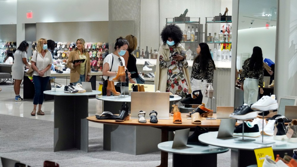 As lifestyles shift to include more social activities and higher prices boost sales, fashion footwear could beat pre-Covid revenue in 2022, according to NPD.