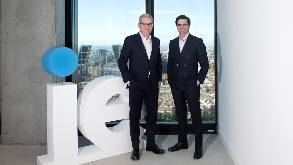 Pablo Isla with Diego del Alcázar Benjumea, CEO of IE University.