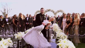 Selling Sunset: Season 5. (L-R) Tarek El Moussa and Heather Rae Young in episode 10 of Selling Sunset: Season 5. Cr. Courtesy Of Netflix © 2022