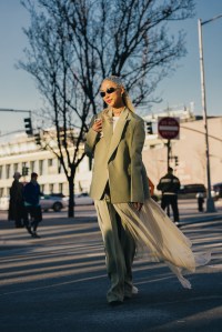 Street style at New York Fashion Week Fall 2022