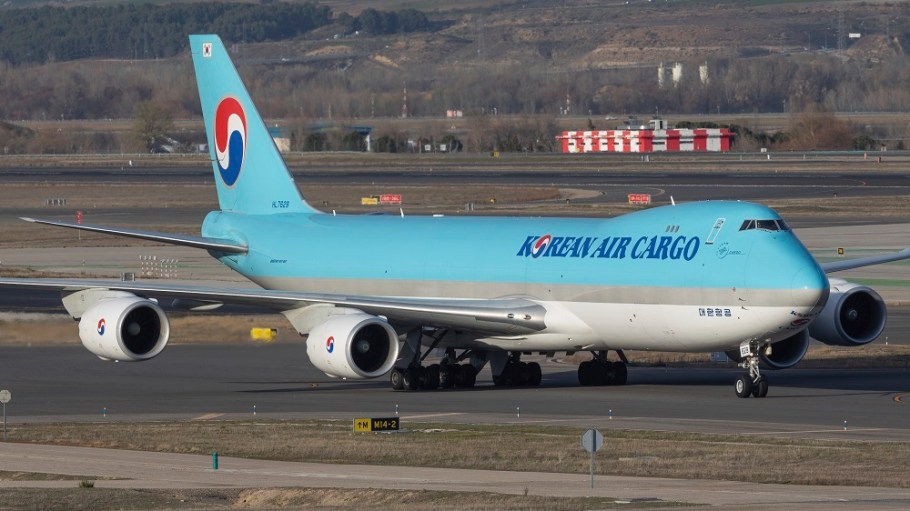 Global air cargo demand rose 2.9 percent in February compared to a year earlier, the International Air Transport Association reported.