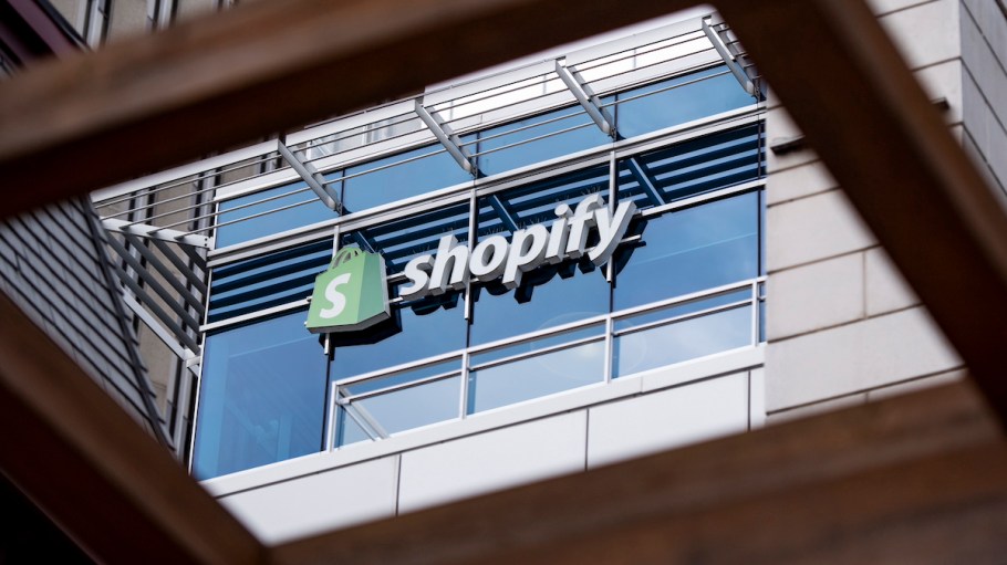 Report puts Shopify in talks to buy Deliverr