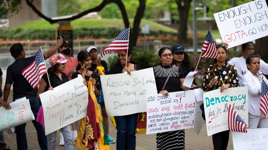 Sri Lanka’s garment exporters are urging lawmakers to work together to resolve the crippling financial crisis.