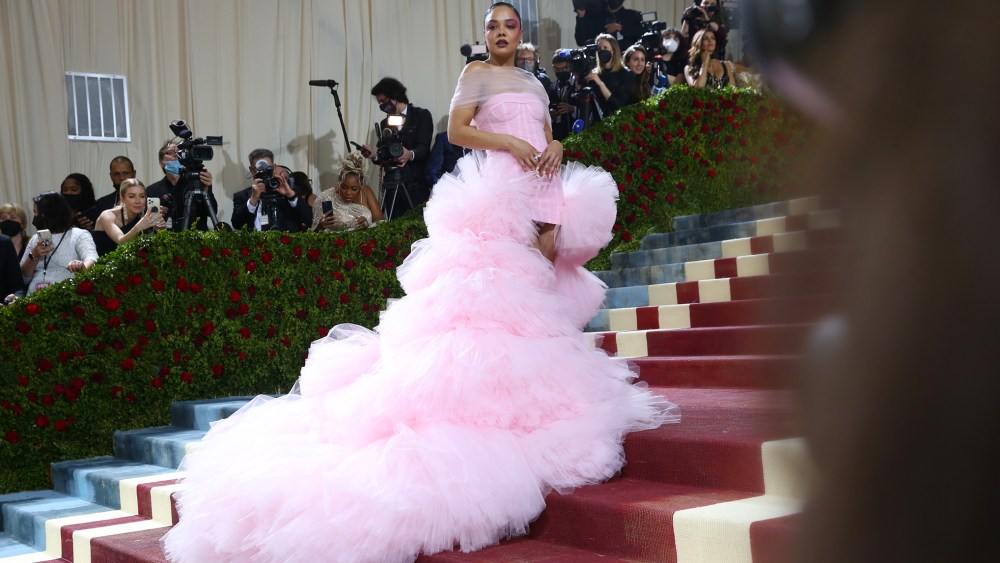 Tessa Thompson in Carolina Herrera.