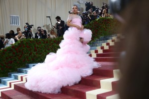Tessa Thompson in Carolina Herrera.