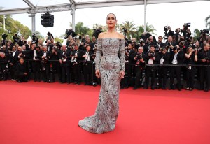 Jennifer Connelly poses for photographers upon arrival at the premiere of the film 'Top Gun: Maverick' at the 75th international film festival, Cannes, southern France, Wednesday, May 18, 2022. (Photo by Vianney Le Caer/Invision/AP)