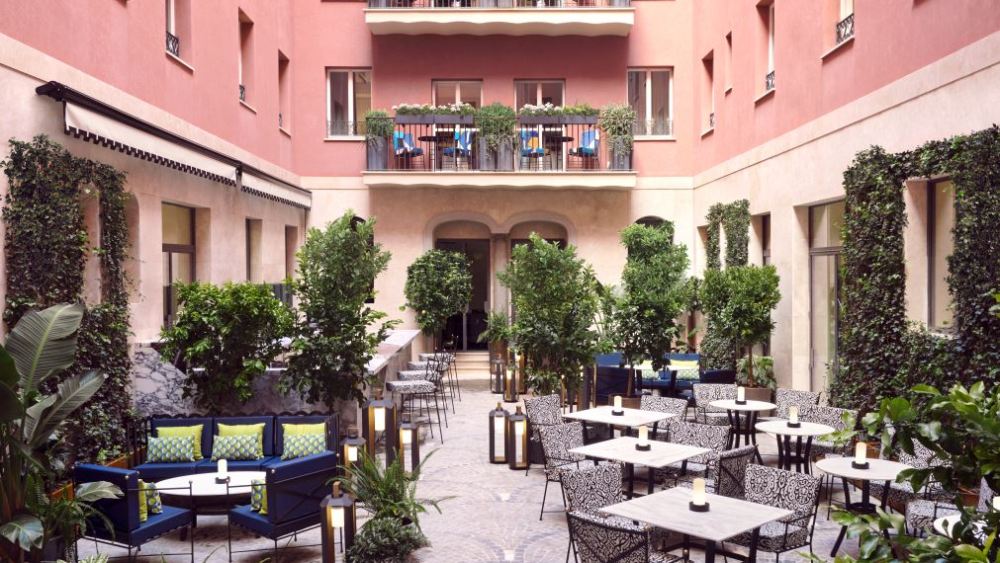The courtyard at the W Roma