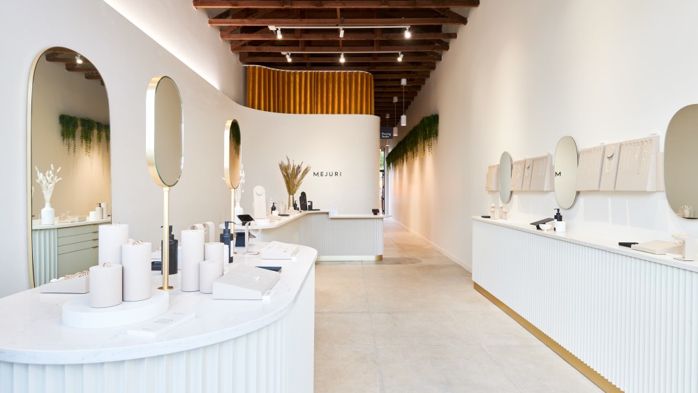 Mejuri's open store concept at its new Abbot Kinney location.