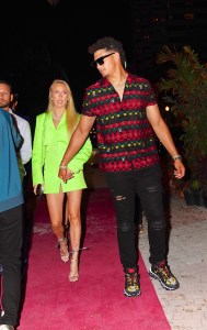 NFL superstar quarterback Patrick Mahomes and Brittany Matthews are spotted at Carbone Beach in Miami Beach, Florida.Pictured: Brittany Matthews,Patrick MahomesRef: SPL5308509 070522 NON-EXCLUSIVEPicture by: Pichichipixx / SplashNews.comSplash News and PicturesUSA: +1 310-525-5808London: +44 (0)20 8126 1009Berlin: +49 175 3764 166photodesk@splashnews.comWorld Rights