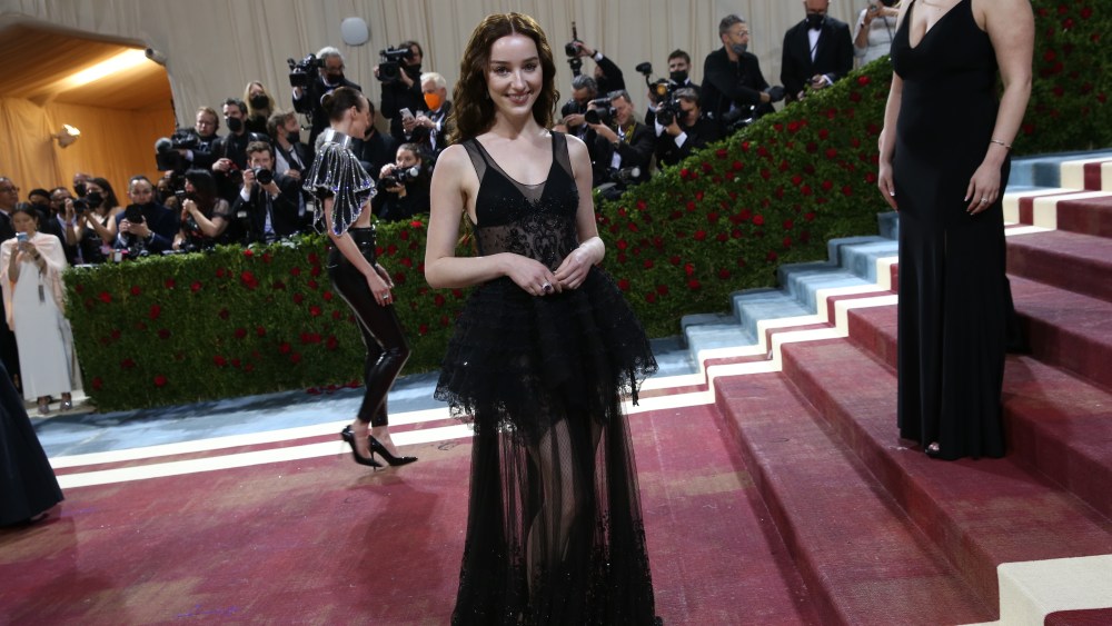 Phoebe Dynevor at the 2022 Met Gala