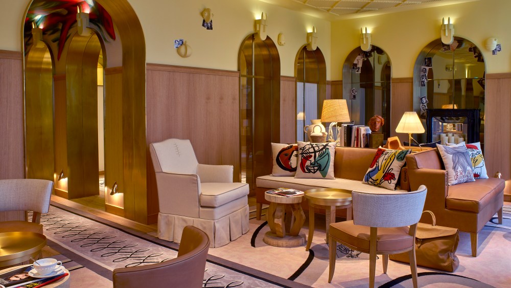 The lobby of the 9Confidentiel hotel