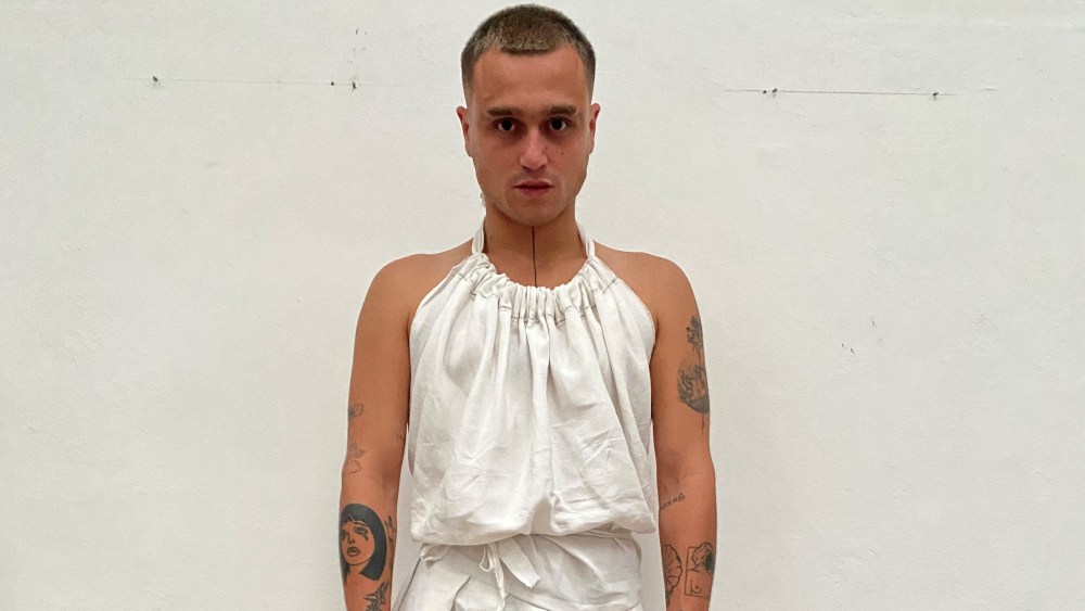 A look from Simon Cracker spring 2023.