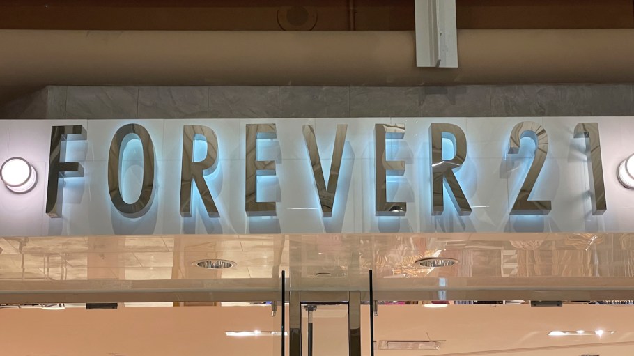 Forever 21 is taking yet another stab at the Chinese market. The teen retailer said on Chinese social media platform WeChat that it would open a store in June 2022 at Jingjiang Impression City shopping center in Taizhou, a city neighboring Shanghai.