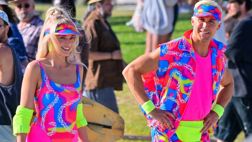 Malibu Barbie! Margot Robbie and Ryan Gosling film new scenes for 'Barbie' in Venice Ca. 27 Jun 2022 Pictured: Margot Robbie and Ryan Gosling. Photo credit: Snorlax / MEGA TheMegaAgency.com +1 888 505 6342 (Mega Agency TagID: MEGA872861_003.jpg) [Photo via Mega Agency]