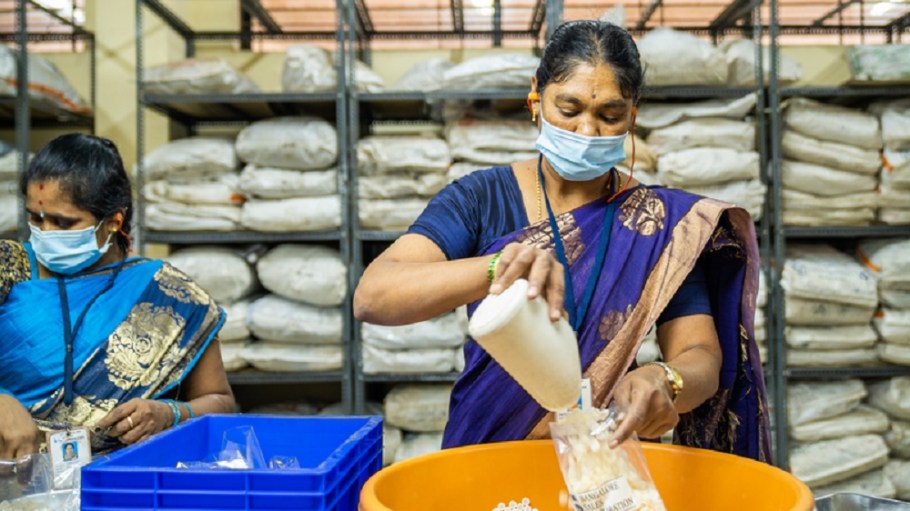 H&M Group became a partner with the social enterprise Hasiru Dala Innovations, placing orders for buttons made from recycled PET bottles.