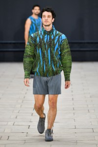 Issey Miyake Men's Spring 2023