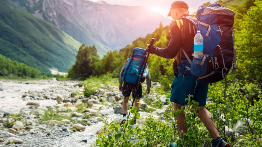 A new web marketplace hopes to entice outdoor shoppers.