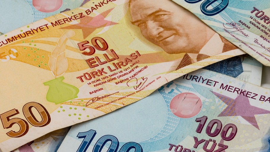 Garment workers in Turkey who receive the legal minimum pay earn just a quarter of what would constitute a living wage, a new report shows.