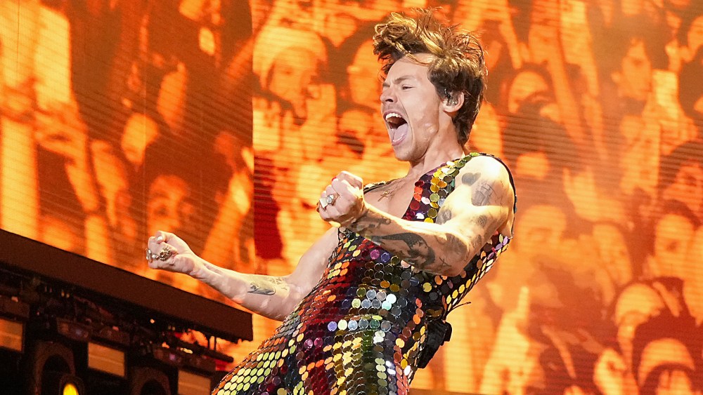 INDIO, CALIFORNIA - APRIL 15: Harry Styles performs onstage at the Coachella Stage during the 2022 Coachella Valley Music And Arts Festival on April 15, 2022 in Indio, California. (Photo by Kevin Mazur/Getty Images for ABA)