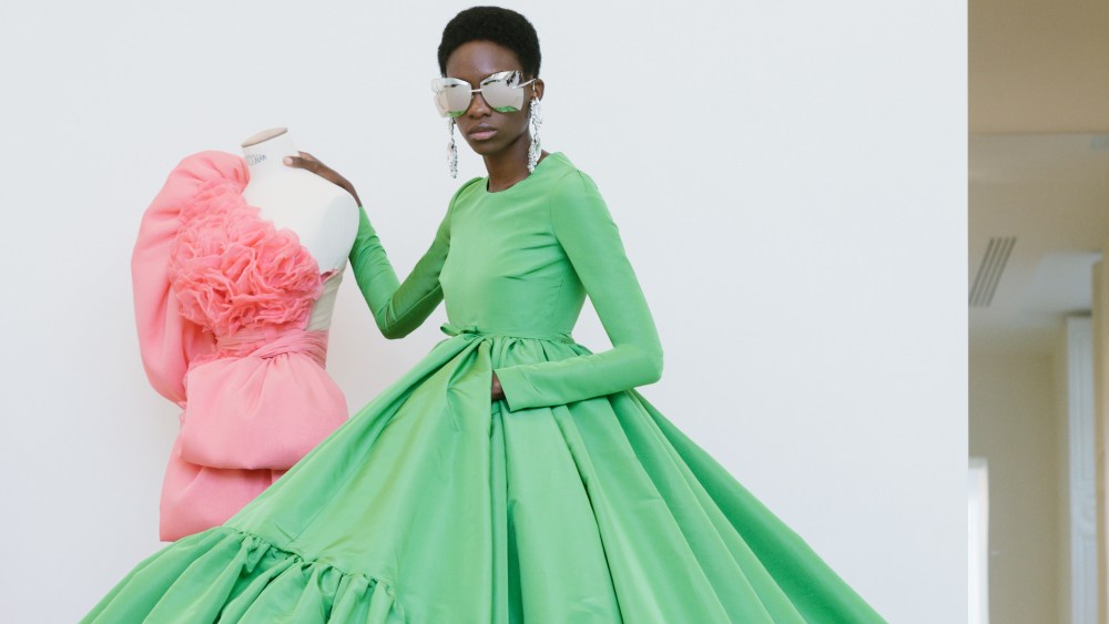A look from Giambattista Valli's Fall 2022 Couture collection.