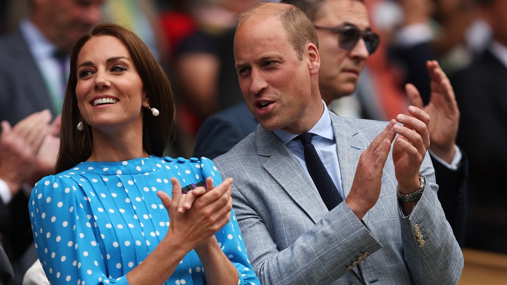 LONDON, ENGLAND - JULY 05: Catherine, Duchess of Cambridge and Prince William, Duke of Cambridge watch from the Royal Box as Novak Djokovic of Serbia wins against Jannik Sinner of Italy during their Men's Singles Quarter Final match on day nine of The Championships Wimbledon 2022 at All England Lawn Tennis and Croquet Club on July 05, 2022 in London, England. (Photo by Julian Finney/Getty Images)
