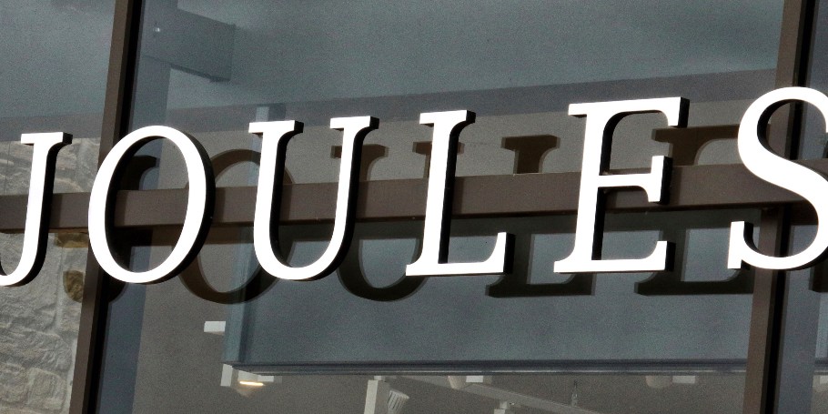 Joules hires KPMG to shore up cash position; Gieves & Hawkes is for sale; Kohl's showcases "discovery" and Aldo completes restructuring.