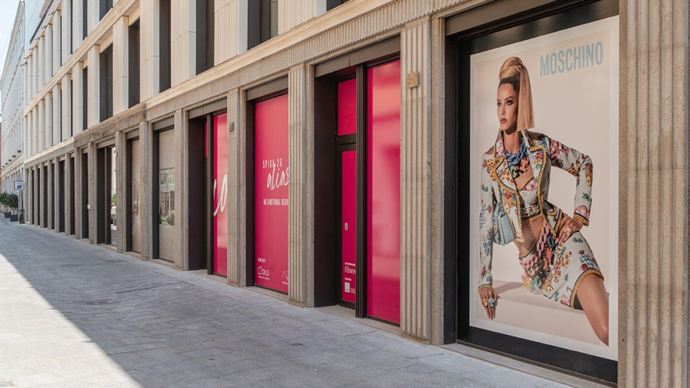A view of Spiga 26 from Via della Spiga.