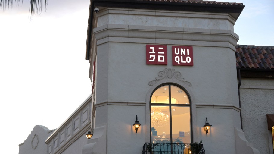 Strong Q3 sales at Uniqlo's North America and Europe businesses—excluding Russia—returned to the black, boosting Fast's operating profits.